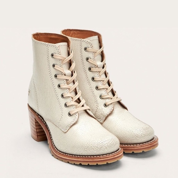 RARE Frye Sabrina 6G White Leather Retro Lace Up Combat Wood Heel Ankle Booties - Picture 2 of 16